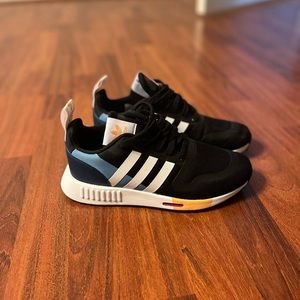 Like New Women’s Adidas